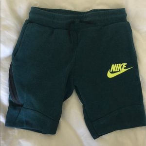 Sz M boys’ Nike Tech dark teal sweat shorts